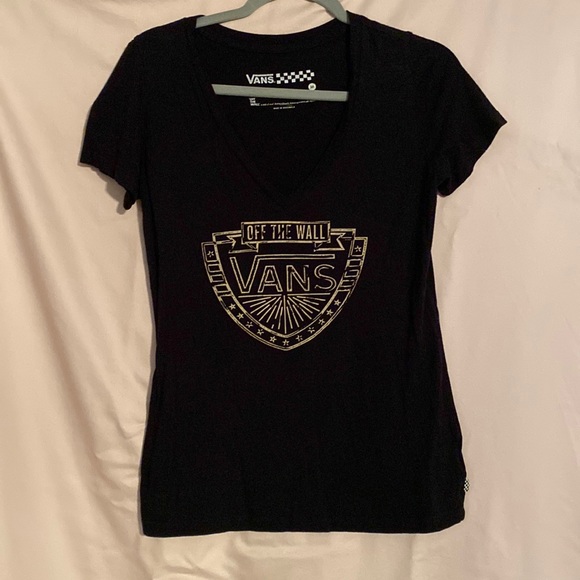 Vans Tops - Vans v-neck tshirt med